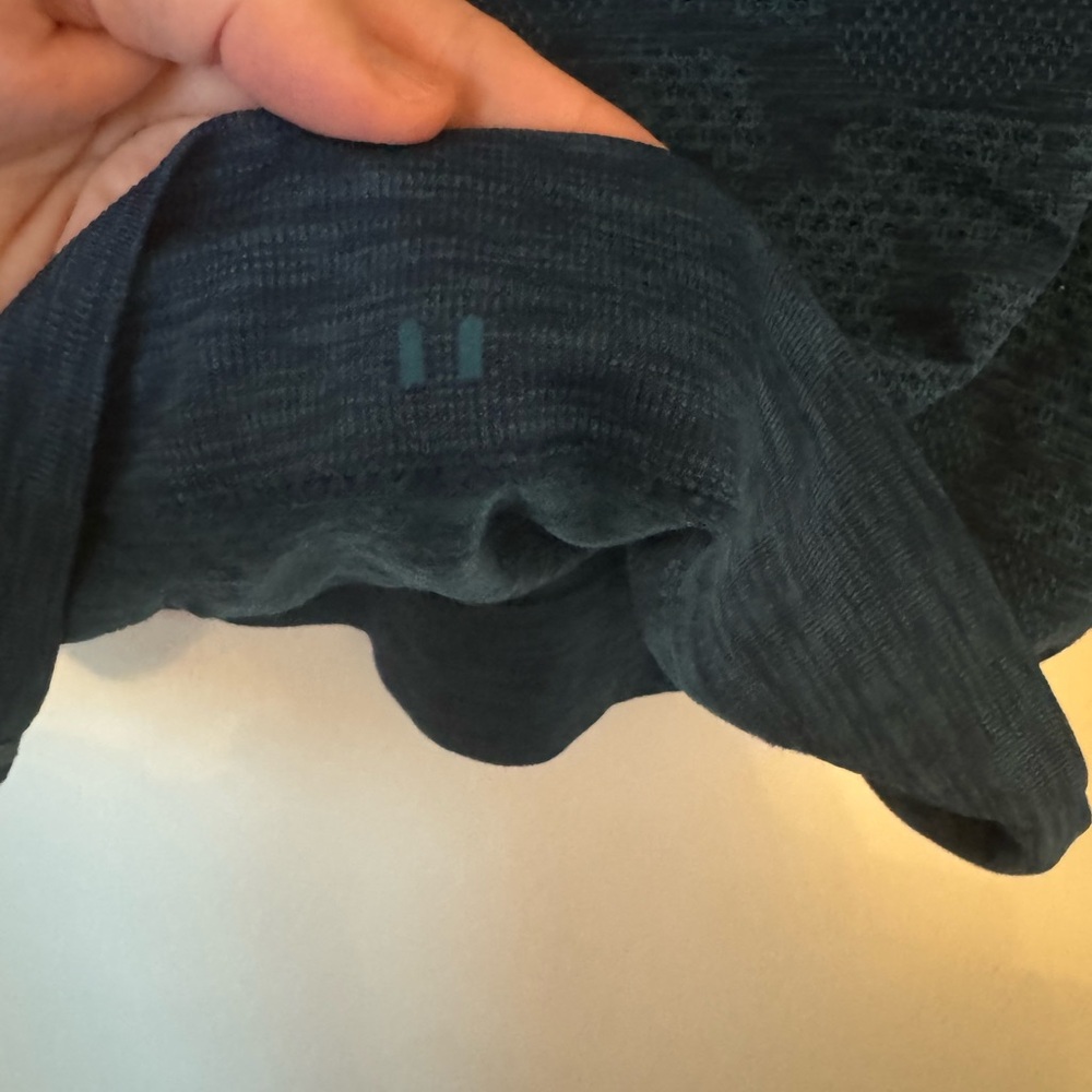 Lululemon Breeze By Long Sleeve
Pacific Teal / Night Diver - Picture 8 of 8